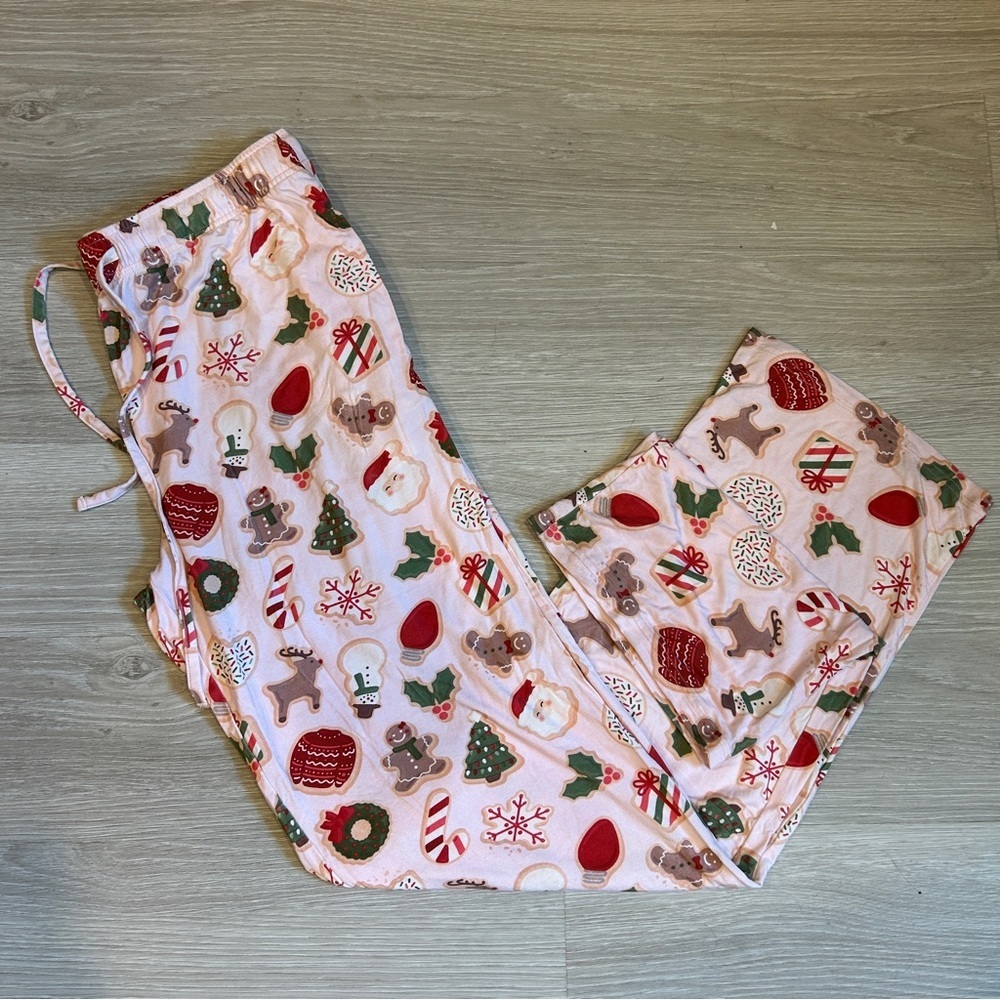 Caden Lane Women’s Pink Bamboo Christmas Print PJ Pants - Medium
